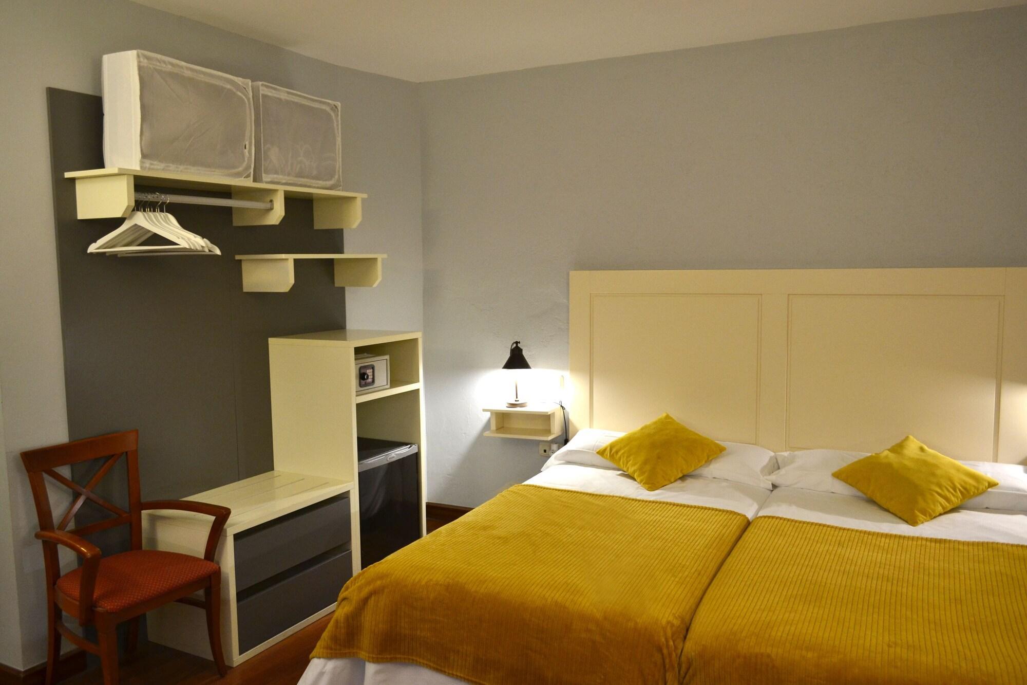 Hotel Alda Via Leon Bagian luar foto