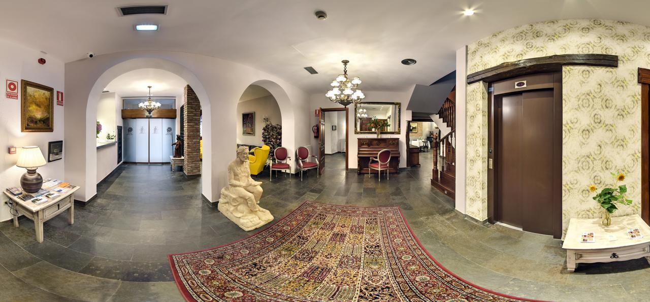 Hotel Alda Via Leon Bagian luar foto