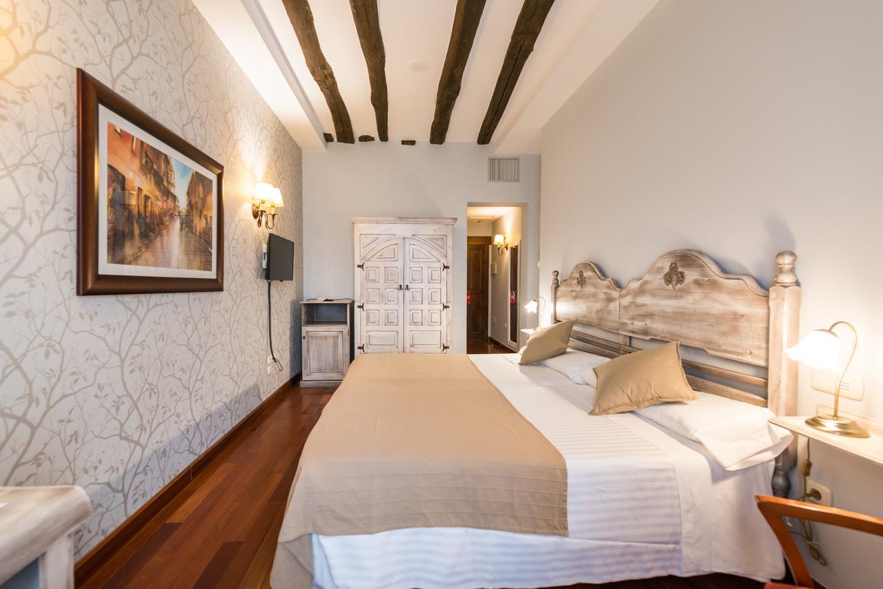 Hotel Alda Via Leon Bagian luar foto